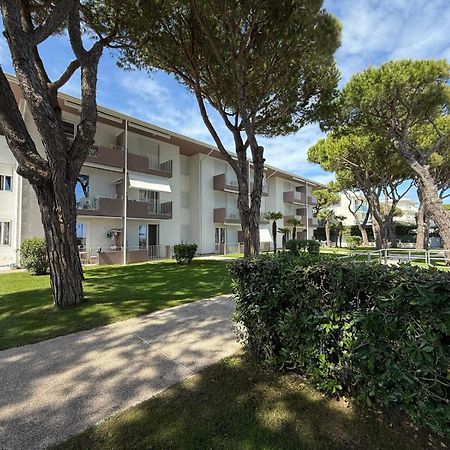 Residence Garden -Walterigato Apartments Solo Per Famiglie ليدو دي يسولو المظهر الخارجي الصورة
